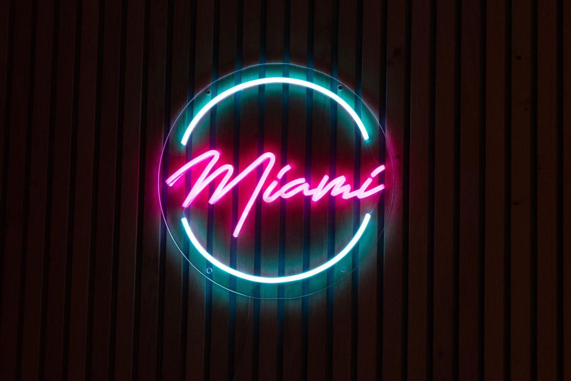 Cabana & Miami 70'S - Proche Parking Et Epicerie Mâcon Exterior foto